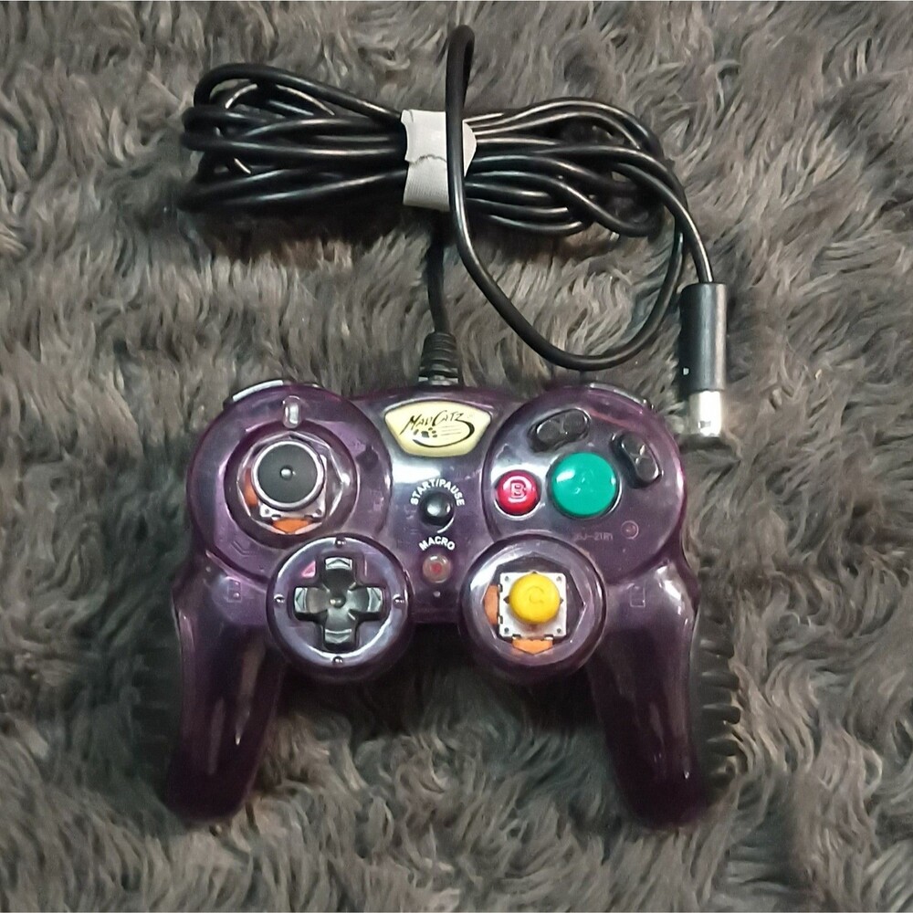 Nintendo Gamecube Controller Mad Catz CLEAR PURPLE. NOT TESTED BUY AS IS.  (B11)